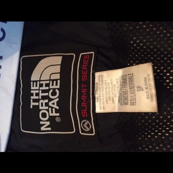 The North Face Summit Series Rain Jacket - Picture 3 of 5